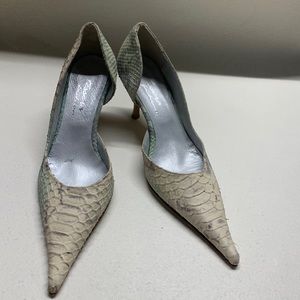 Snake skin vintage 80s heels, very pointy,